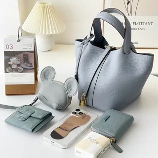 bags and accesories